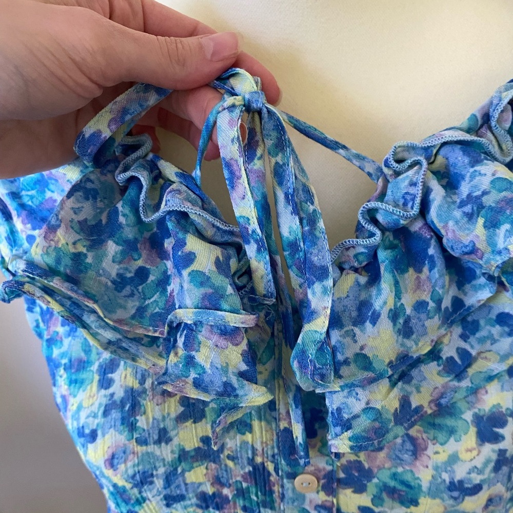 Floral Ruffle Blouse - Picture 2 of 4